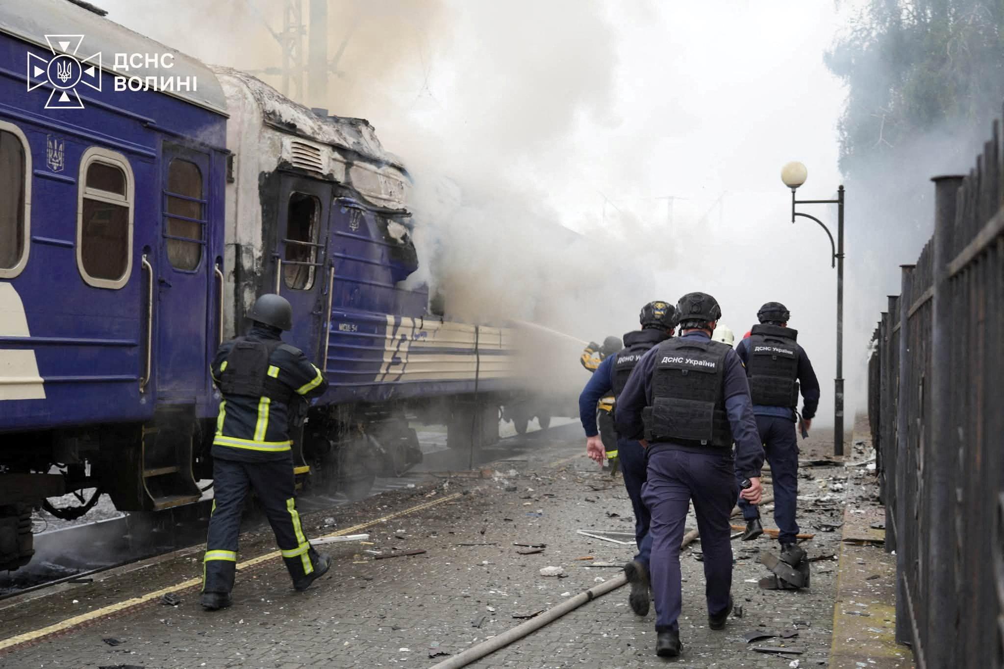Chemins de fer, stations-service, entrepôts ukrainiens : les « frappes systémiques » russes s’approchent dangereusement de l’Europe