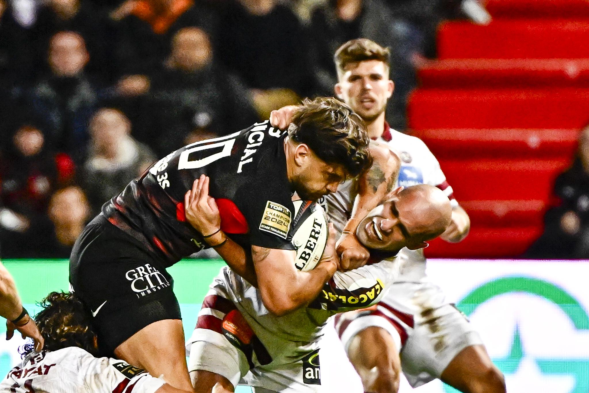 Rugby : Romain Ntamack absent plusieurs semaines, incertitude autour de sa présence pour le premier match du XV de France