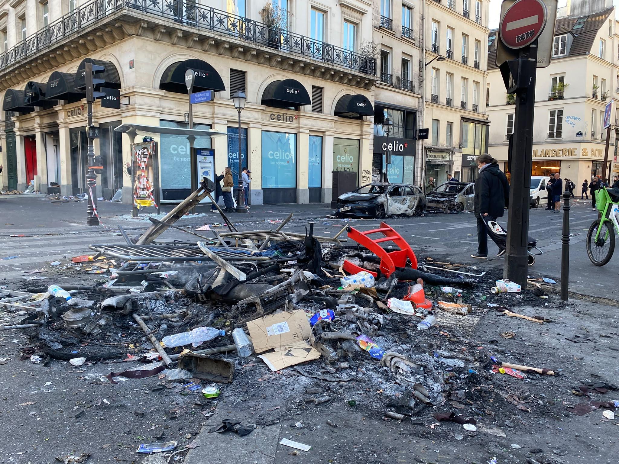 «Je ne mettrai plus un sou dans la machine» : les Parisiens ulcérés face aux pillages et au vandalisme après les violences du 17 octobre