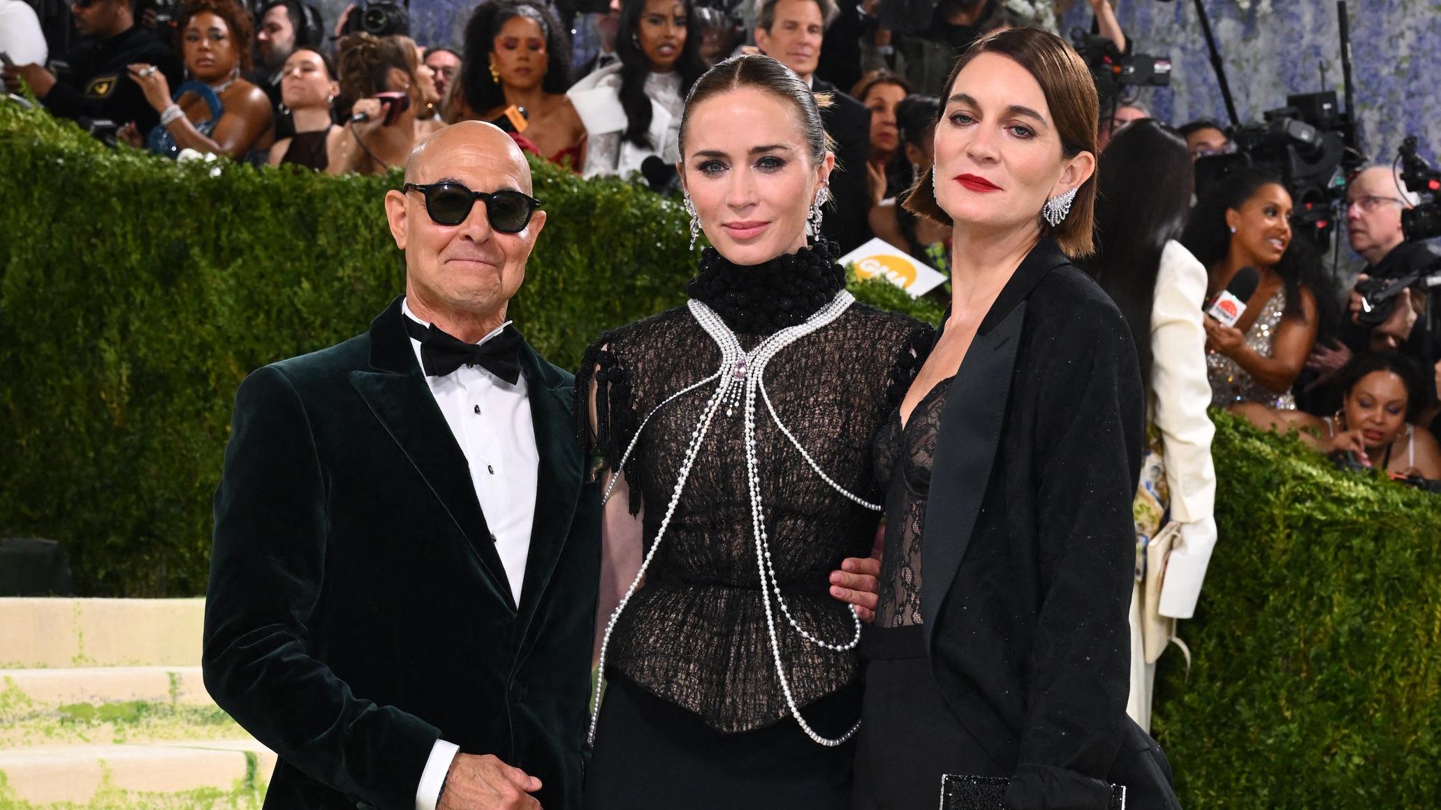 Le Met Gala en famille d’Emily Blunt, sa sœur et son beau-frère Stanley Tucci