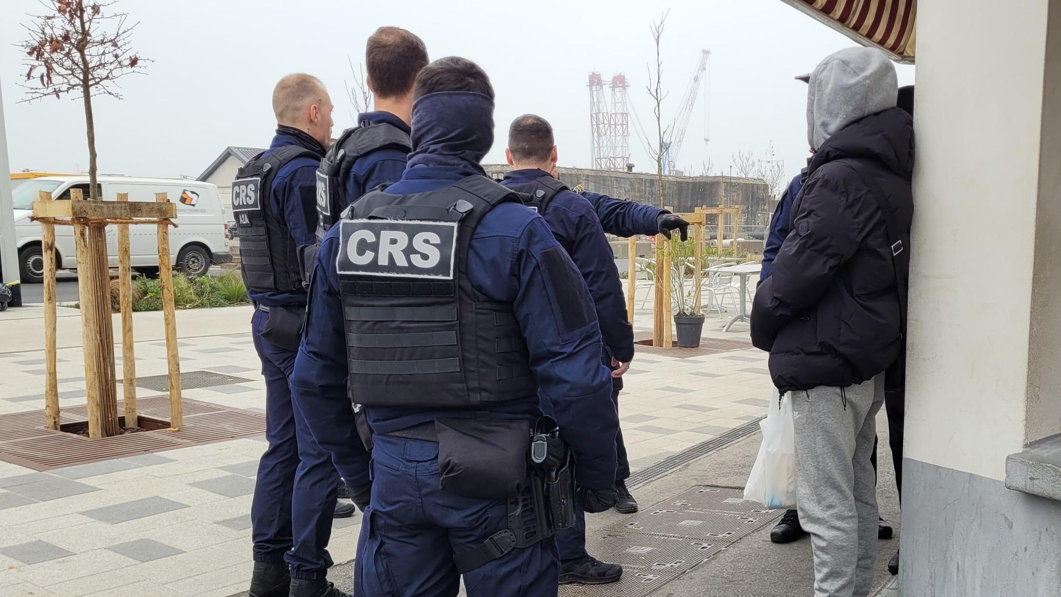 En immersion avec les forces de l’ordre de Saint-Nazaire, lancées à la reconquête des quartiers minés par le trafic de drogue