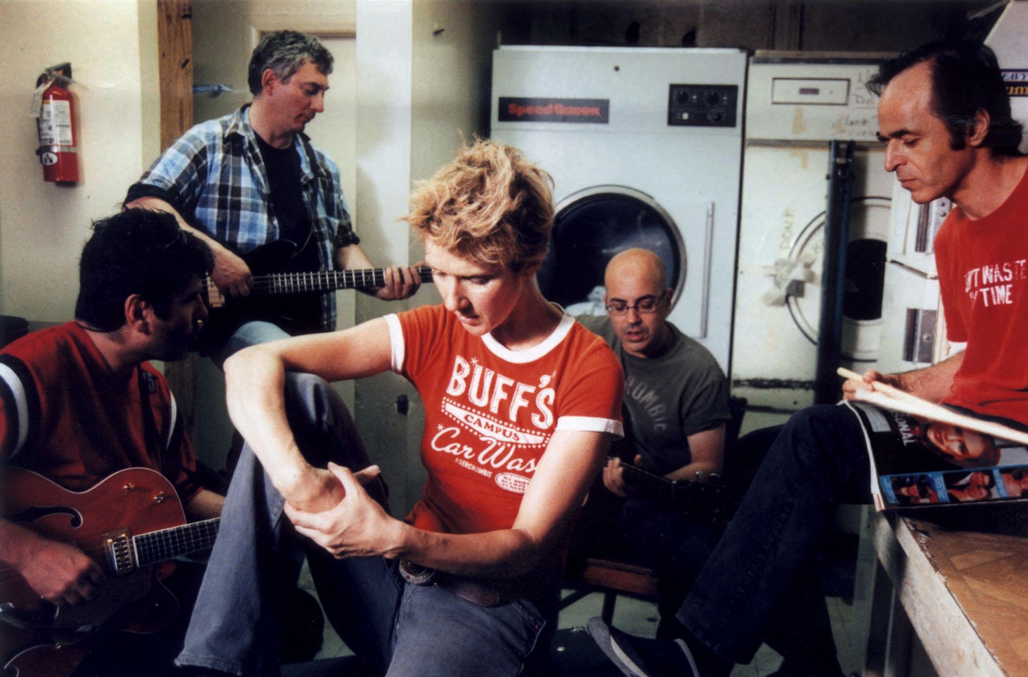 Après sa chanson avec Jean-Jacques Goldman, Céline Dion retourne en studio pour un nouvel album