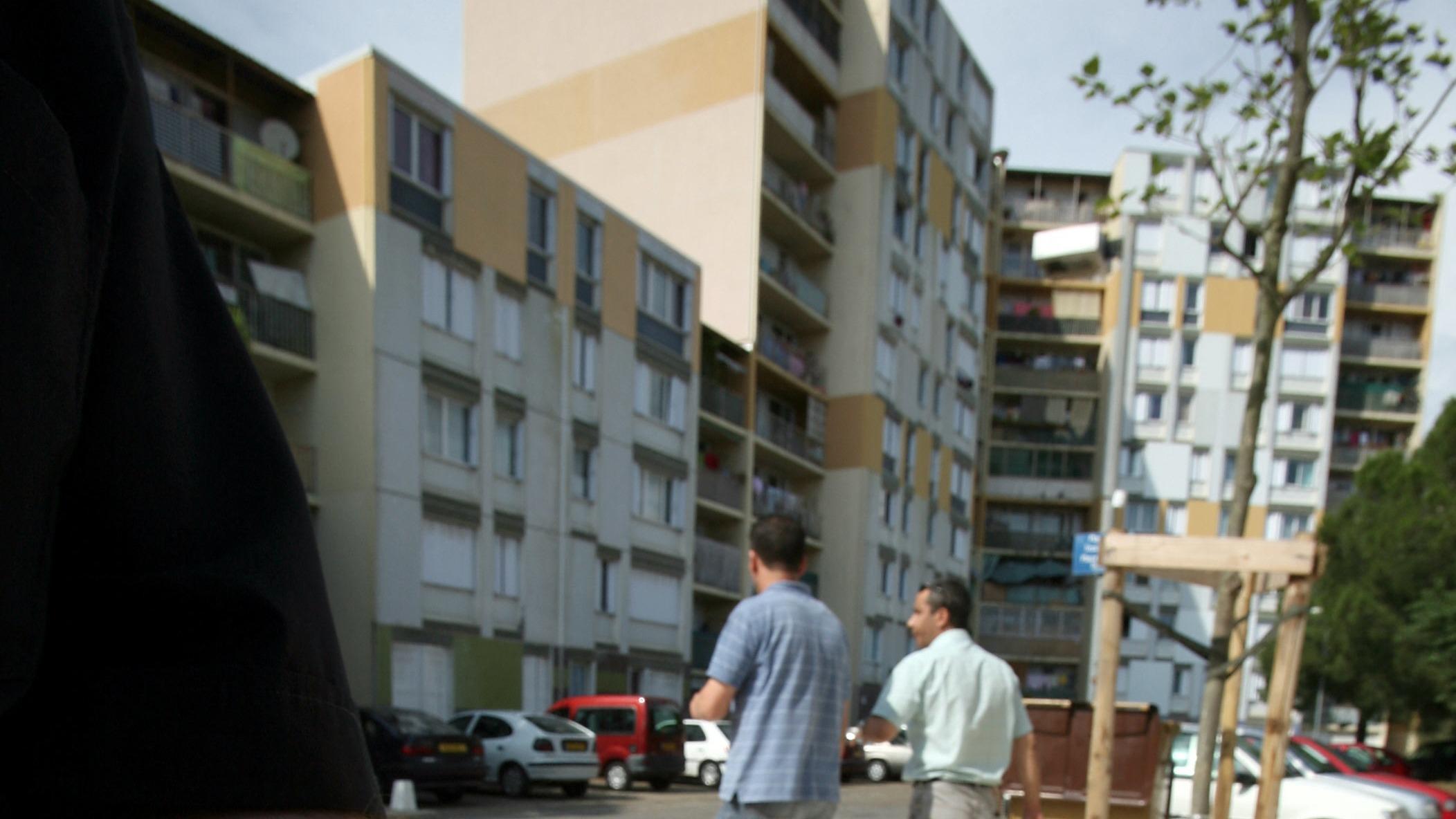 À Arles, un tireur équipé d’un revolver ouvre le feu en pleine rue