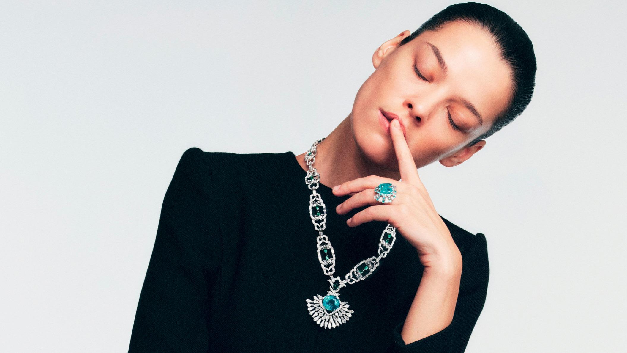 Après un siècle dominé par les rubis, émeraudes et autres saphirs, la haute joaillerie réhabilite les pierres de couleur