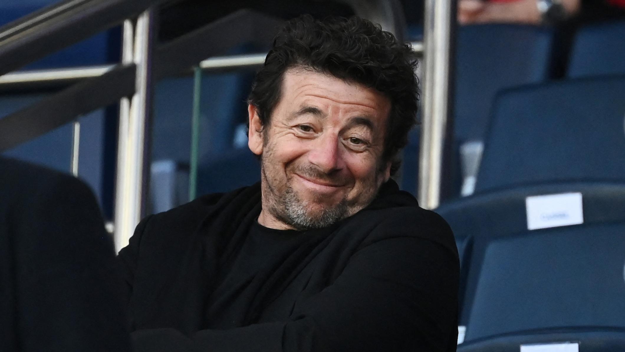 Patrick Bruel, mis en examen pour violences sexuelles, apparaît dans les tribunes du Parc des Princes