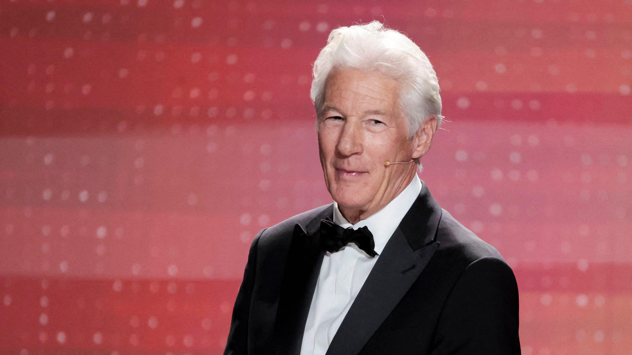 Installé à Madrid, Richard Gere appelle à « résister » contre la « brute » et le « gangster » Donald Trump