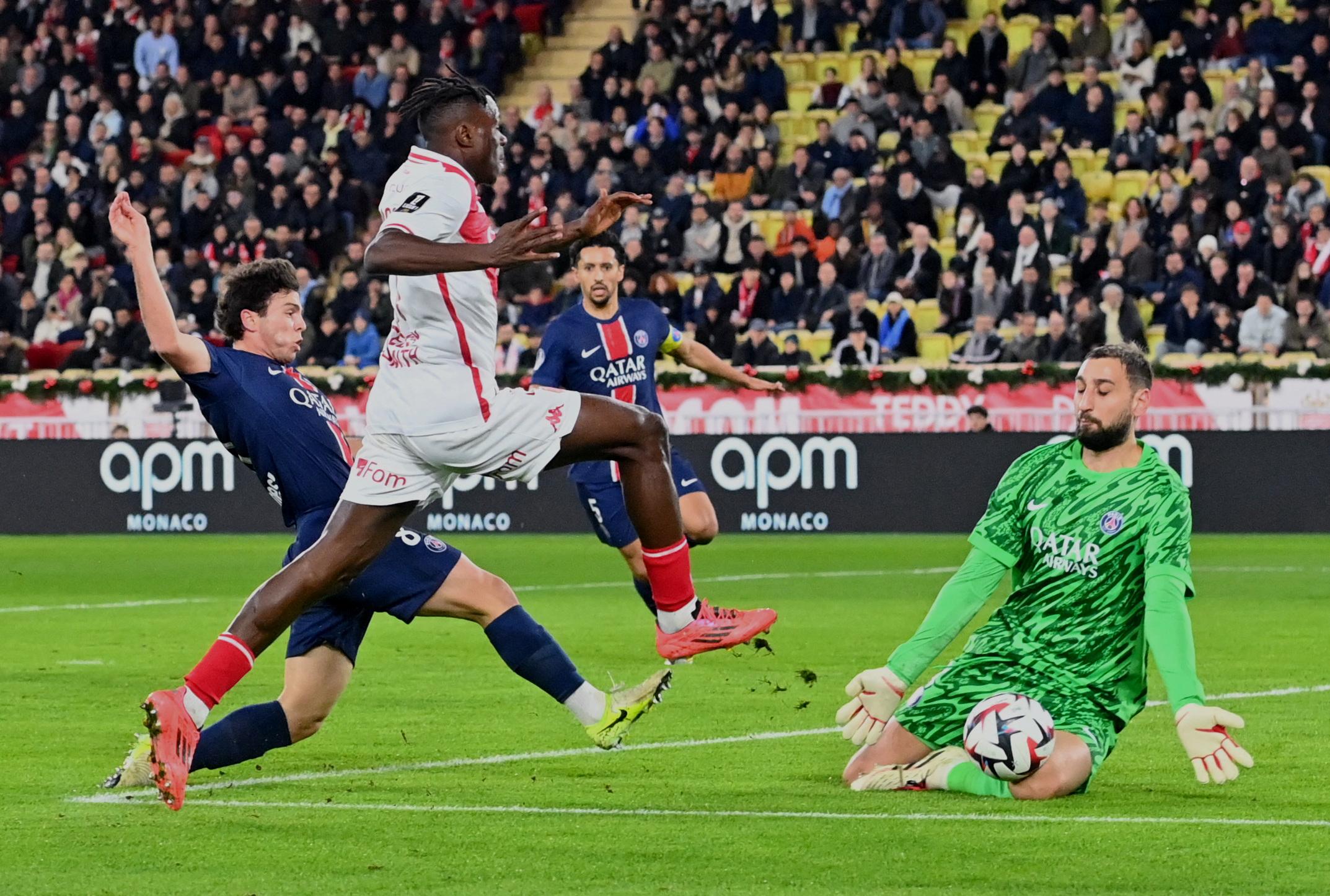 Ligue 1 : après avoir blessé Donnarumma mercredi, Singo victime de «propos racistes inacceptables»