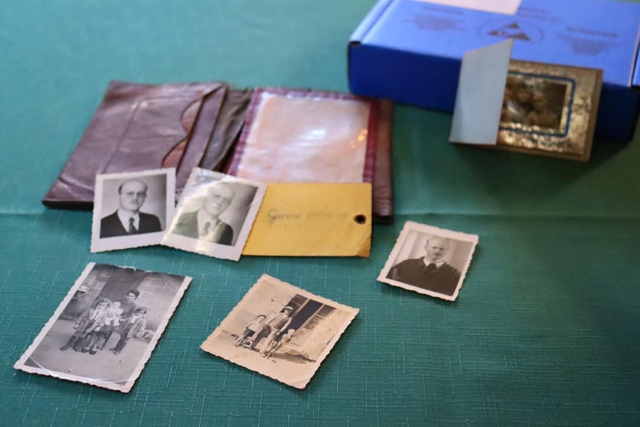 Confisqué il y a 80 ans par la Gestapo, le portefeuille d'un Résistant lyonnais déporté restitué à sa famille