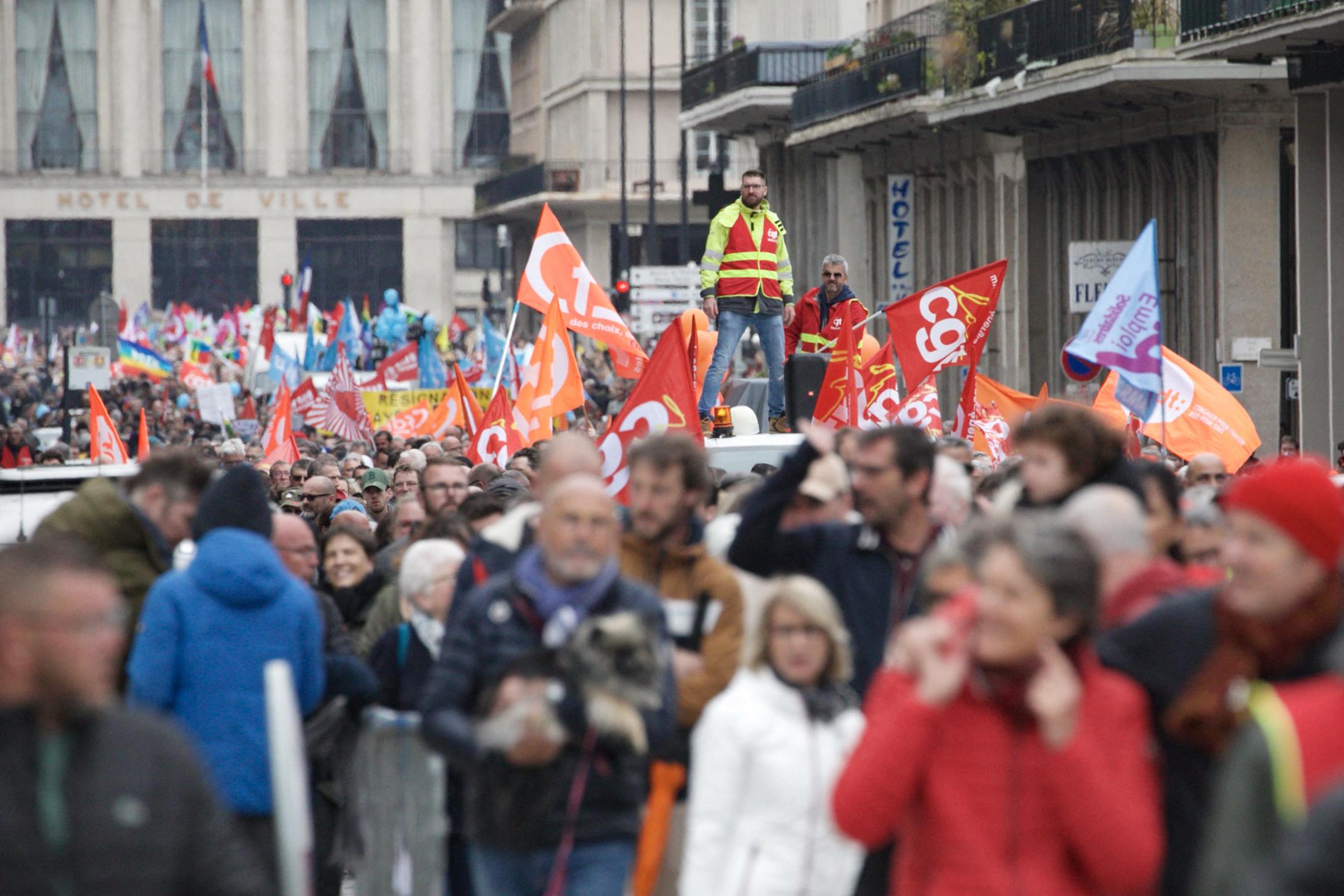 1er Mai : pourquoi les salariés boudent les syndicats