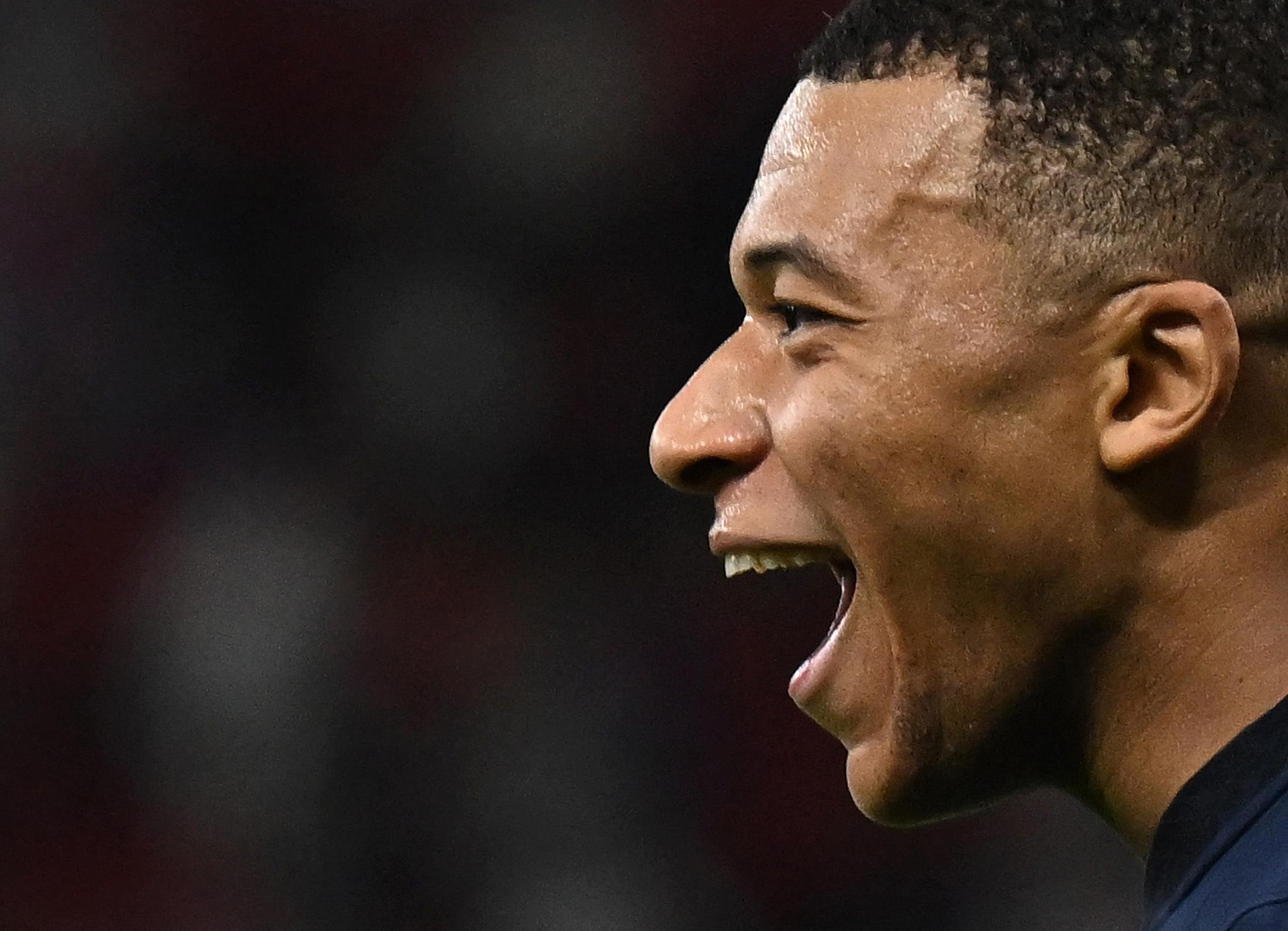 Mbappé génialissime, papys fringants, ambiance morose... Les coups de coeur/griffe de nos envoyés spéciaux après France-Pologne