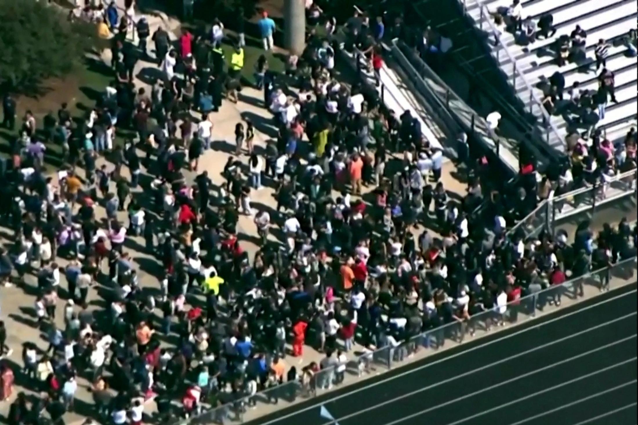 États-Unis : au moins quatre morts et de nombreux blessés après une fusillade dans un lycée