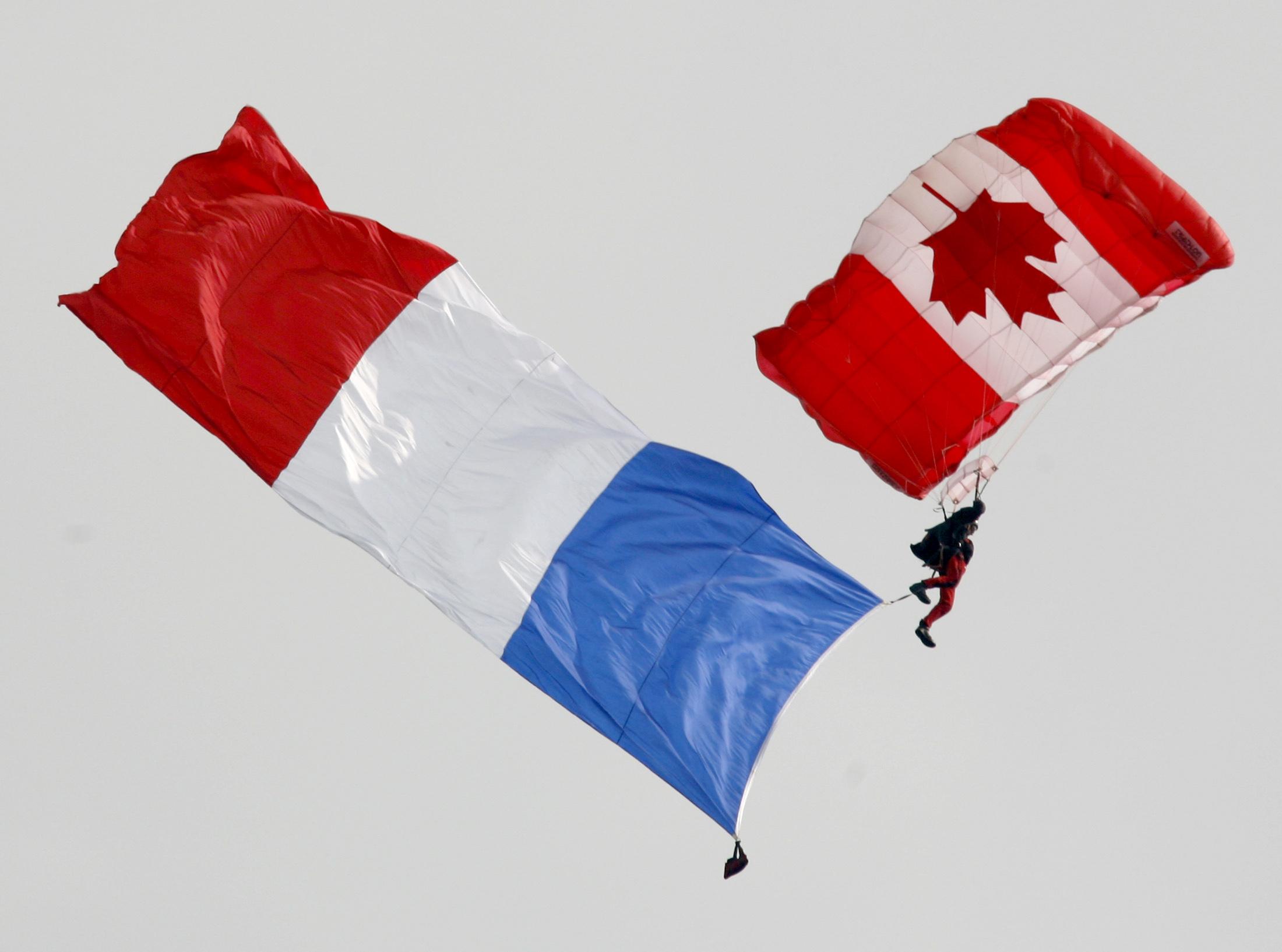 «On adore la France»: fâchés avec Trump, les touristes canadiens affluent dans l’Hexagone