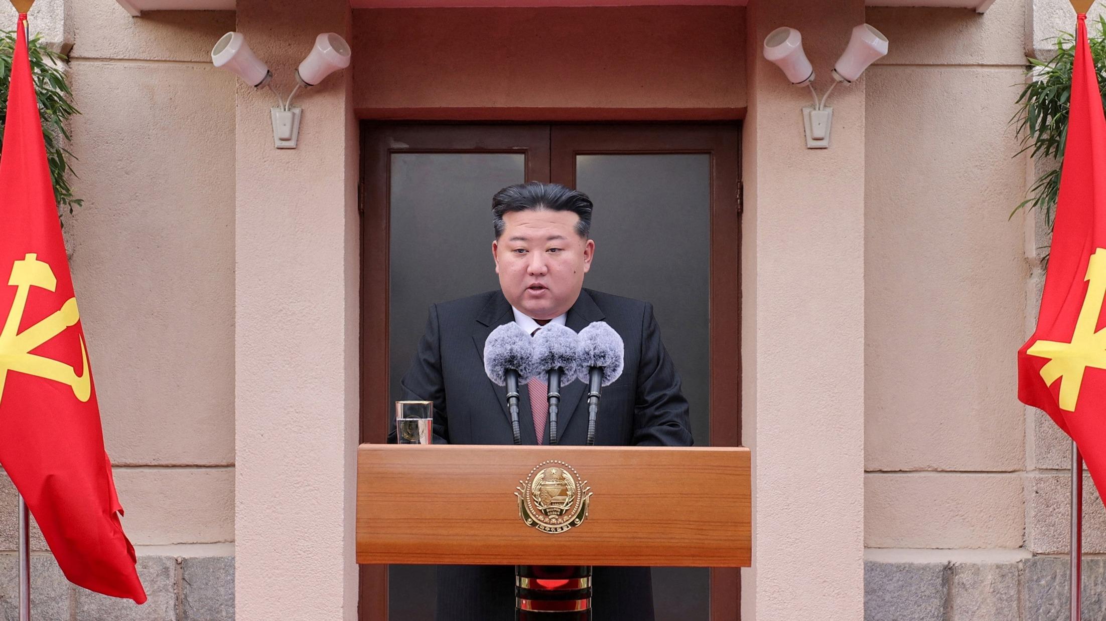 Kim Jong-un affiche sa détermination atomique face à Donald Trump