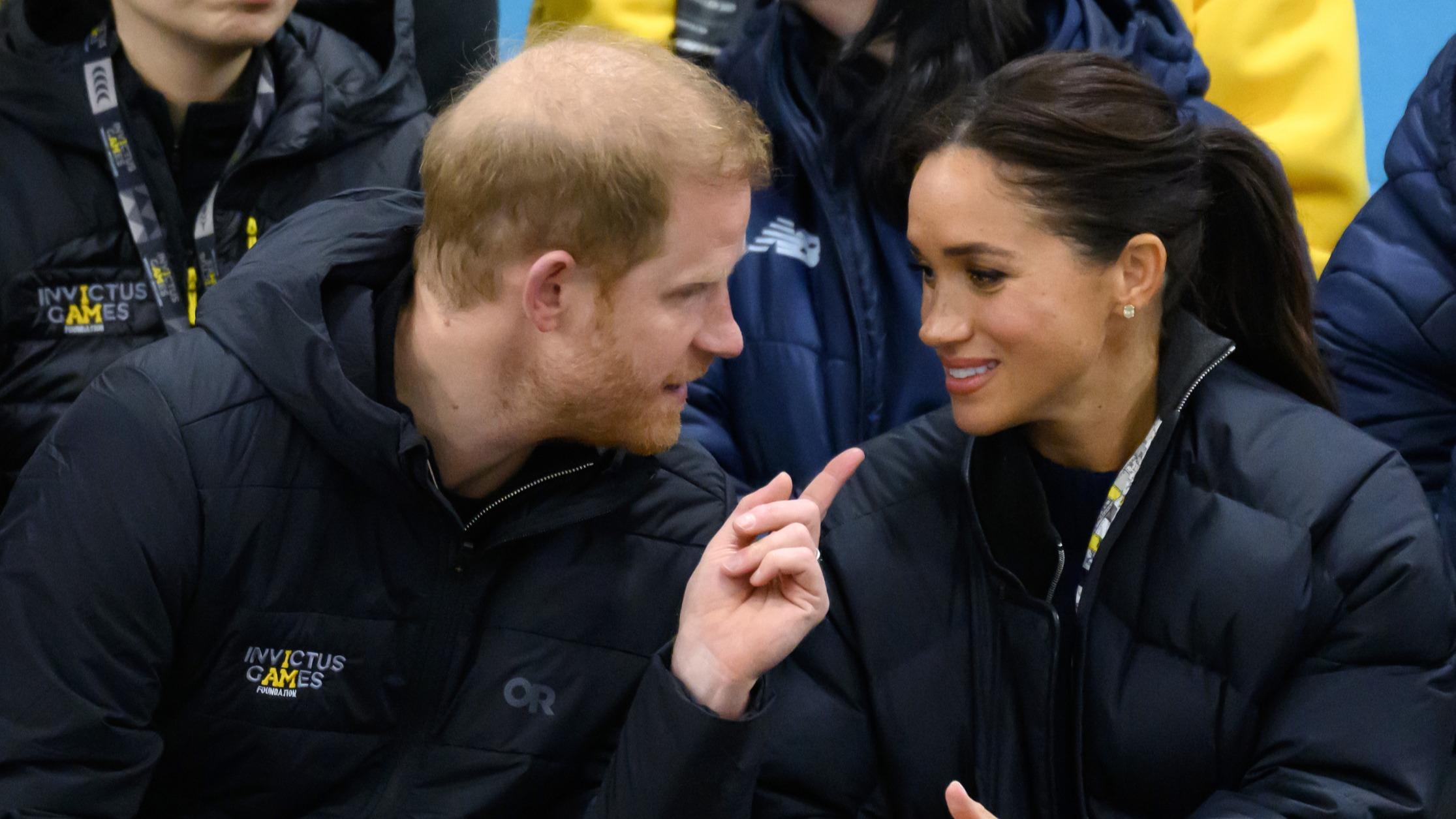 L’ancien coiffeur de Lady Diana conseille au prince Harry d’avoir recours à une greffe de cheveux : Ça le rajeunirait vraiment