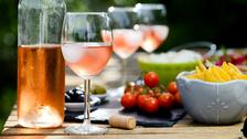 Peut-on mettre des glaçons dans son verre de vin rosé ?