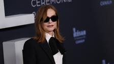 Isabelle Huppert, Leïla Bekhti, Mélanie Thierry... Les stars foulent le tapis rouge de la 51e cérémonie des César