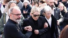 Obsèques de Bruno Salomone : sa femme Audrey et sa mère effondrées à la sortie de l’église, l’union fait la force