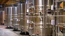 Surproduction de vin : une nouvelle campagne de distillation a débuté dans le vignoble français