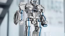 MB&F dévoile le gardien du temps, un robot horloger absolument fou