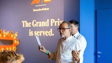 «Lâun des plus grands dĂ©fis de ma vie» : on Ă©tait au dĂźner du chef Ă©toilĂ© Massimo Bottura sur le mythique circuit de Monza