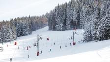 Dans le Jura, cette petite station de ski lance un appel aux dons pour ouvrir cet hiver