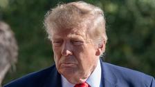 Et soudain, Donald Trump s’attarde sur les fesses de Nicki Minaj en plein meeting : “Difficiles à manquer”