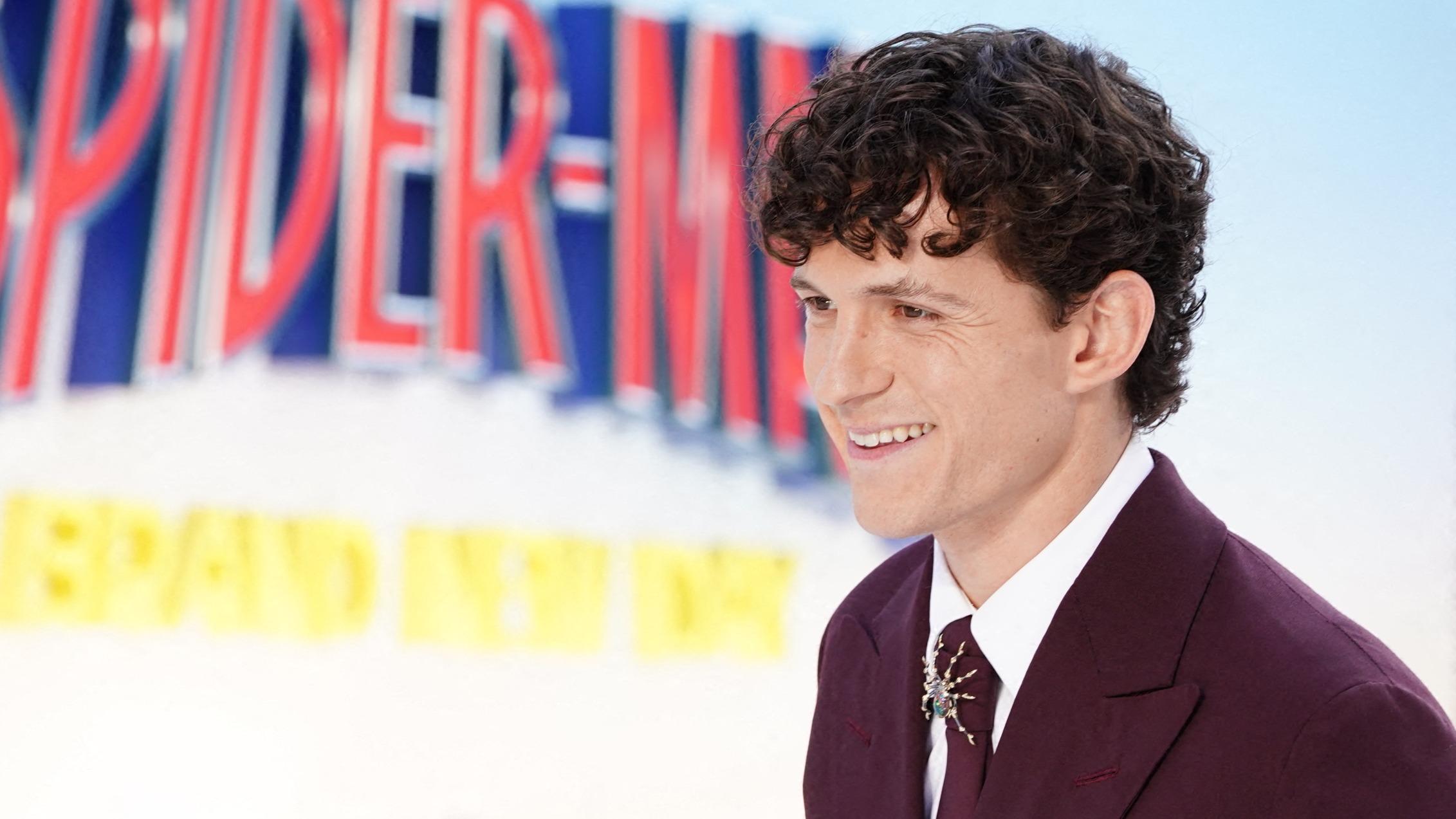 Avec 15 5 Milliards De Dollars De Recettes Tom Holland Devient L Avec 15 5 Milliards De Dollars De Recettes Tom Holland Devient L