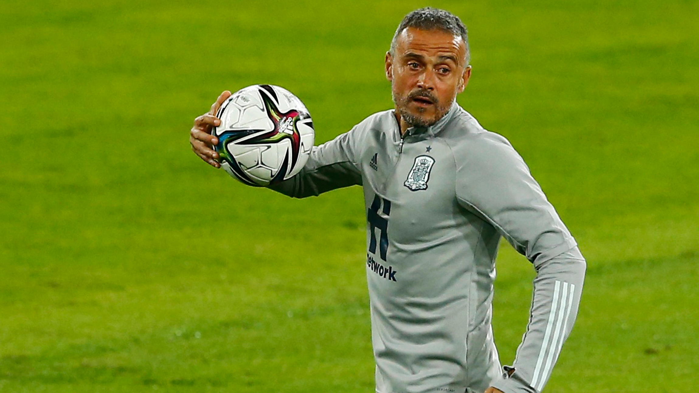 Le journal du mercato : cité pour entraîner Manchester United, Luis Enrique demande si «on est le 1er avril»