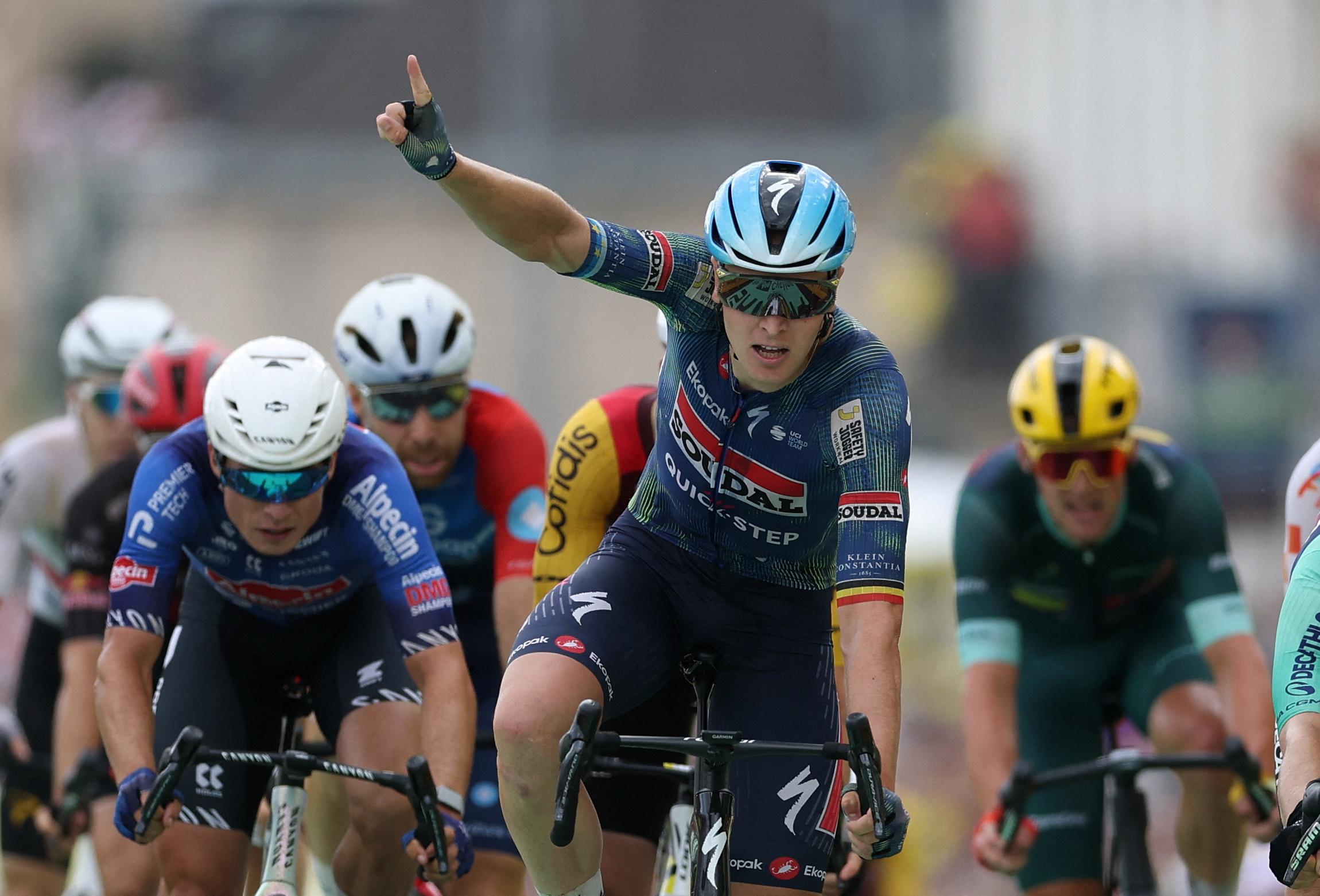 Tour de France : impérial, Tim Merlier signe un triplé au sprint sur la 12 étape