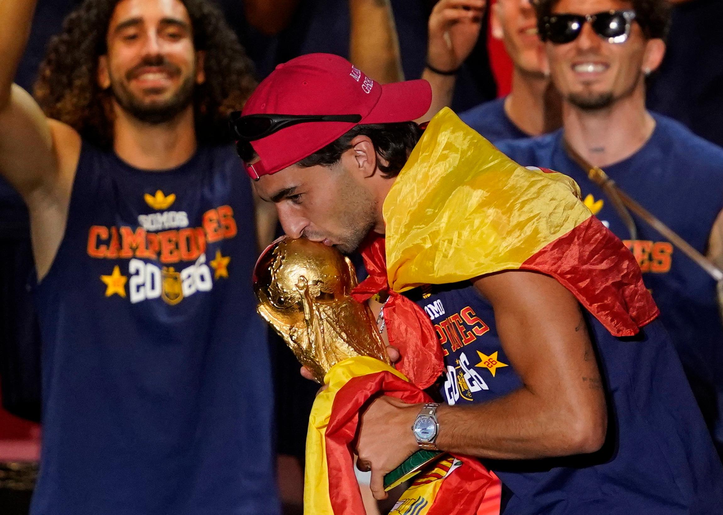 Coupe du monde : Maison Blanche, récupération politique... la casquette «Make Spain Great Again» de Ferran Torres suscite la polémique