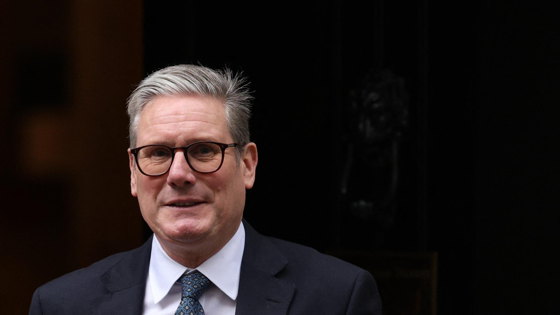 «C’est le pire début de gouvernement de l’histoire récente»: les cent jours de Keir Starmer