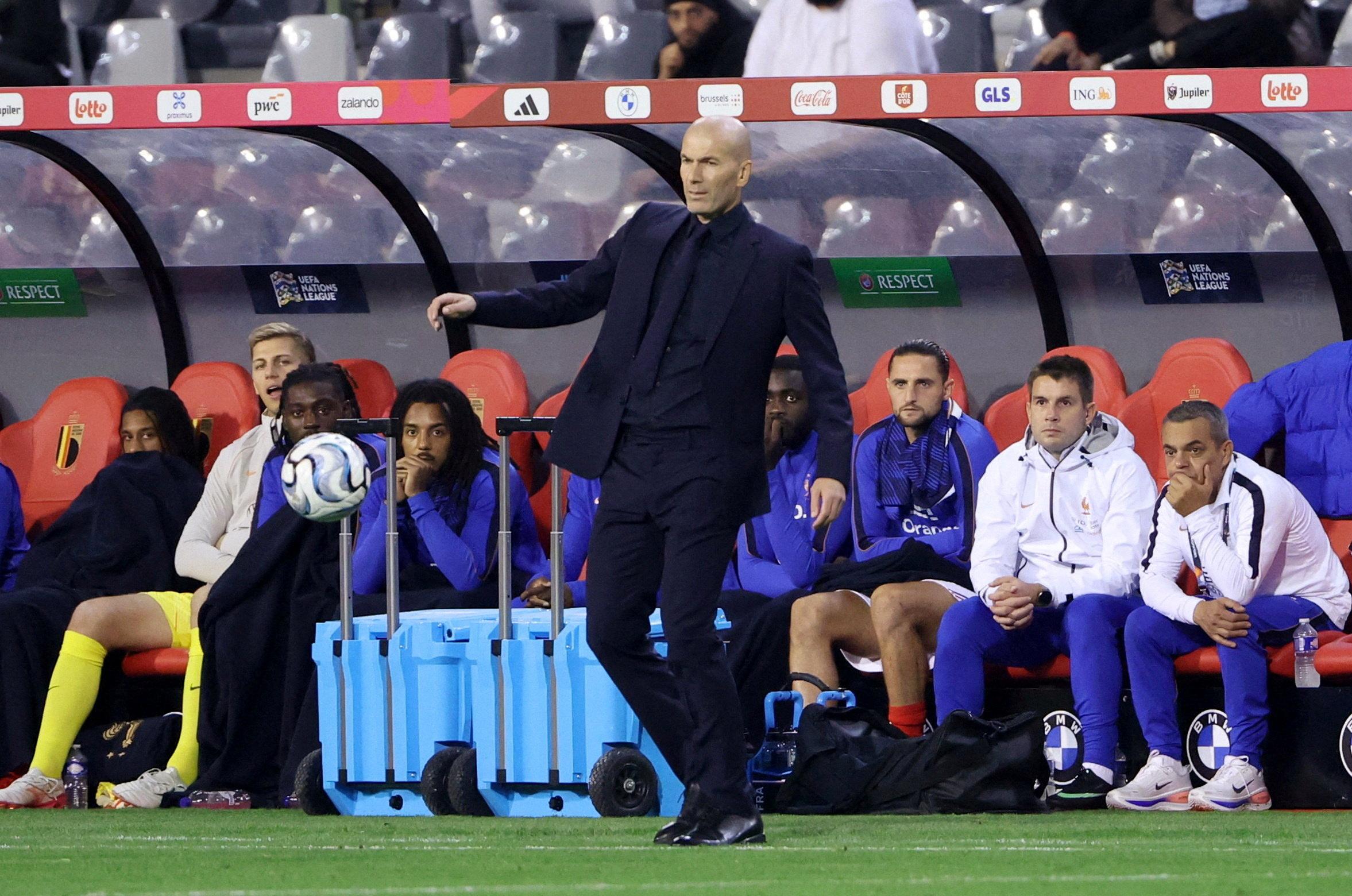Belgique-France : «Nous, les Français, on n’a pas envie de courir derrière le ballon», s’amuse Zidane, «satisfait» du résultat et de la manière