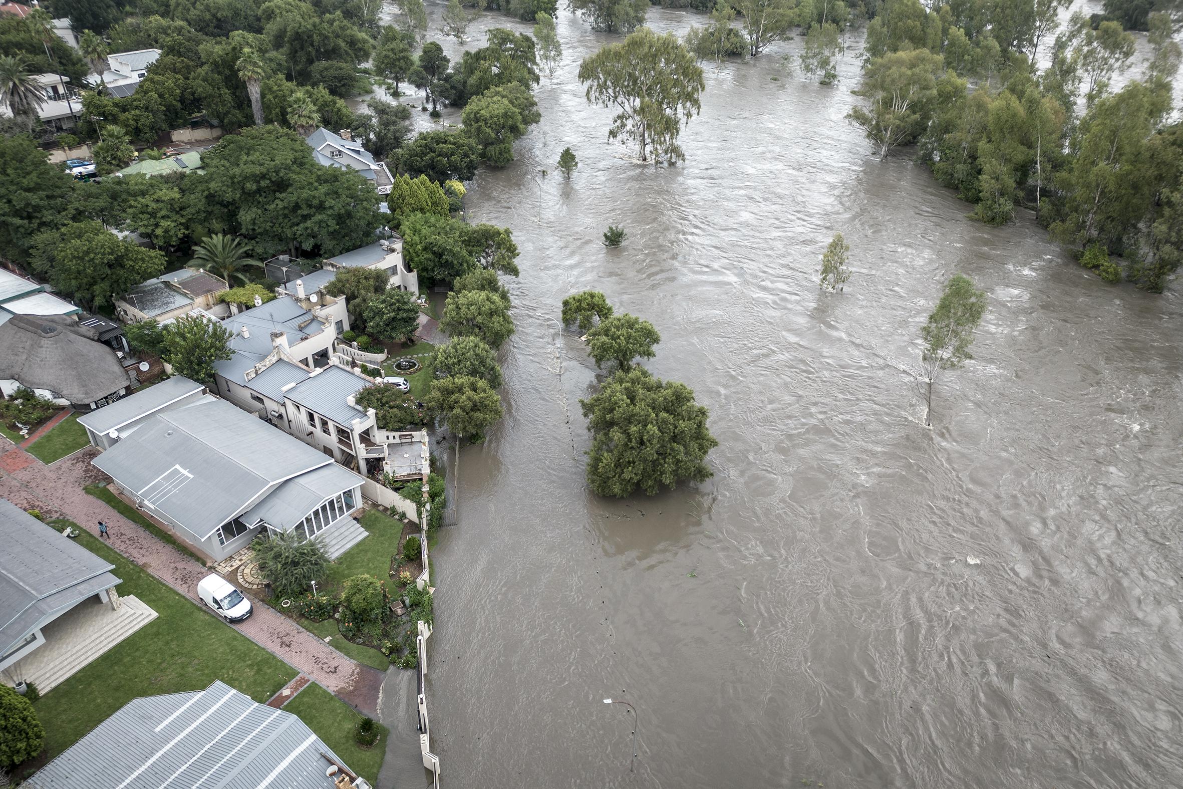 Afrique du Sud : 49 morts après des inondations