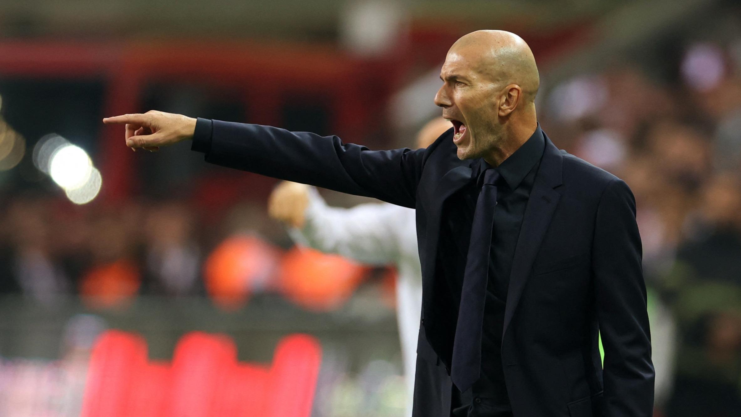 EN DIRECT - France-Italie : soirée chargée en émotions pour Zinédine Zidane qui retrouve le Stade de France, théâtre de ses exploits