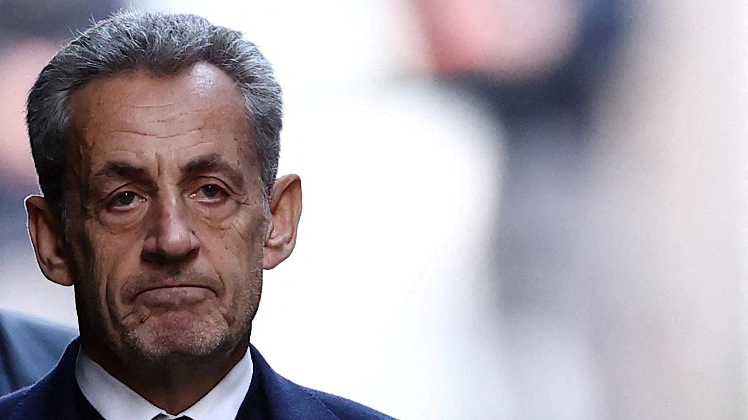 Nicolas Sarkozy libero dopo 20 giorni di detenzione: cosa significa per il suo futuro e per la giustizia francese