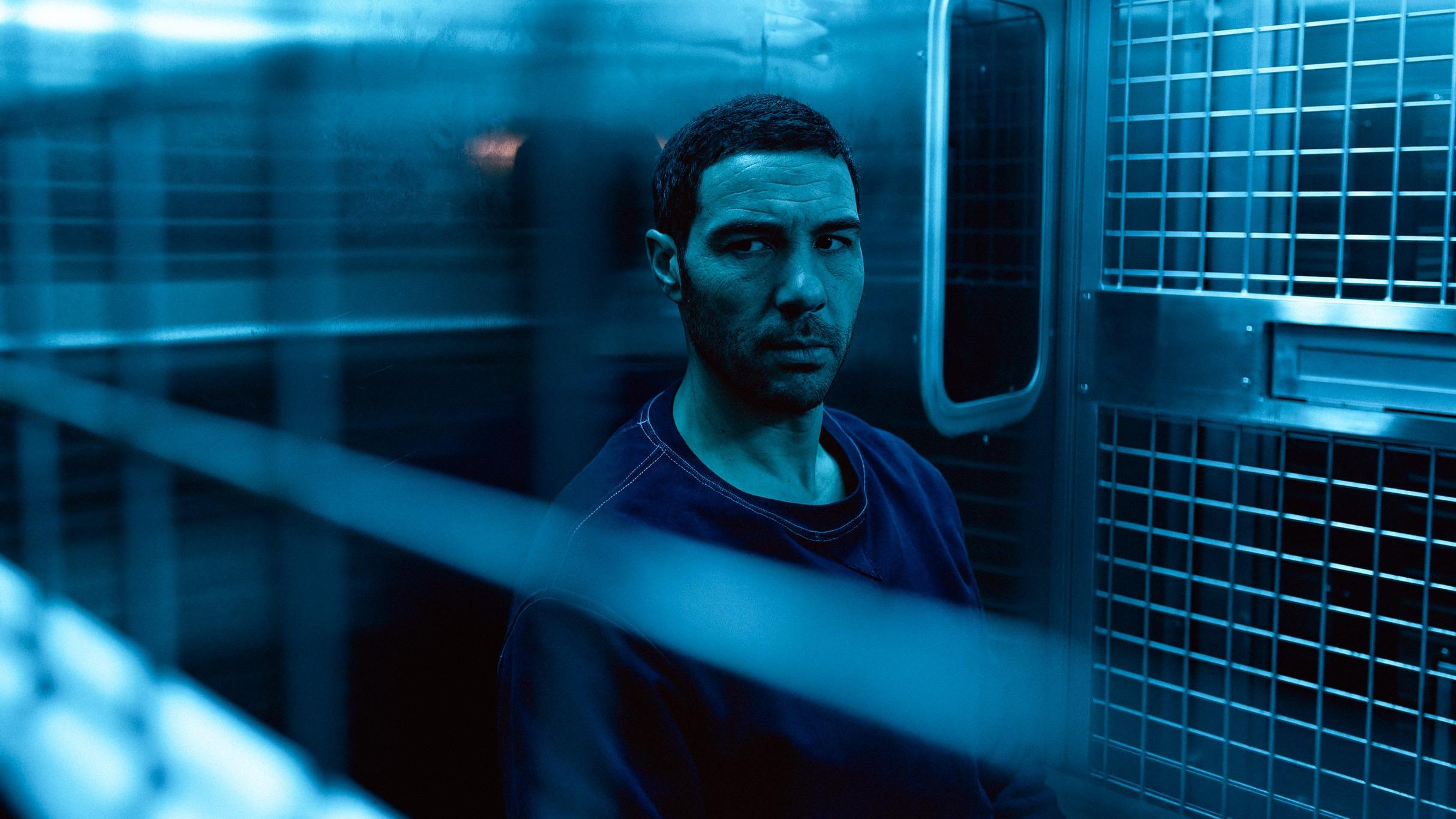 Tahar Rahim, l'acteur français qui s'impose dans le thriller britannique Prisoner — Séries TV