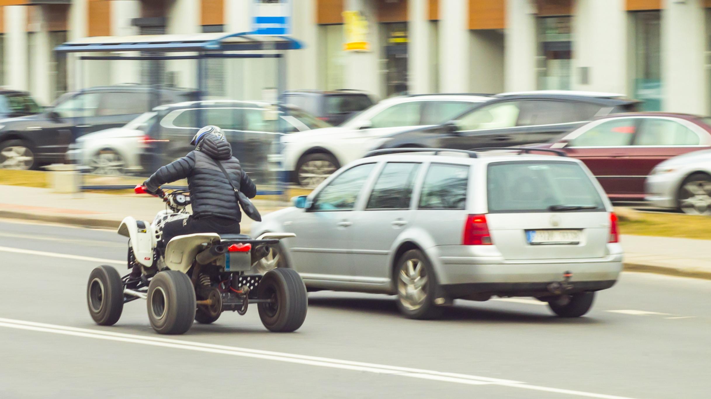 Les quads de location sans permis qui pullulent dans Paris sont-ils légaux ?