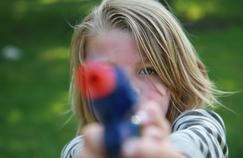Pistolets à balles en mousse : un risque pour les yeux des enfants