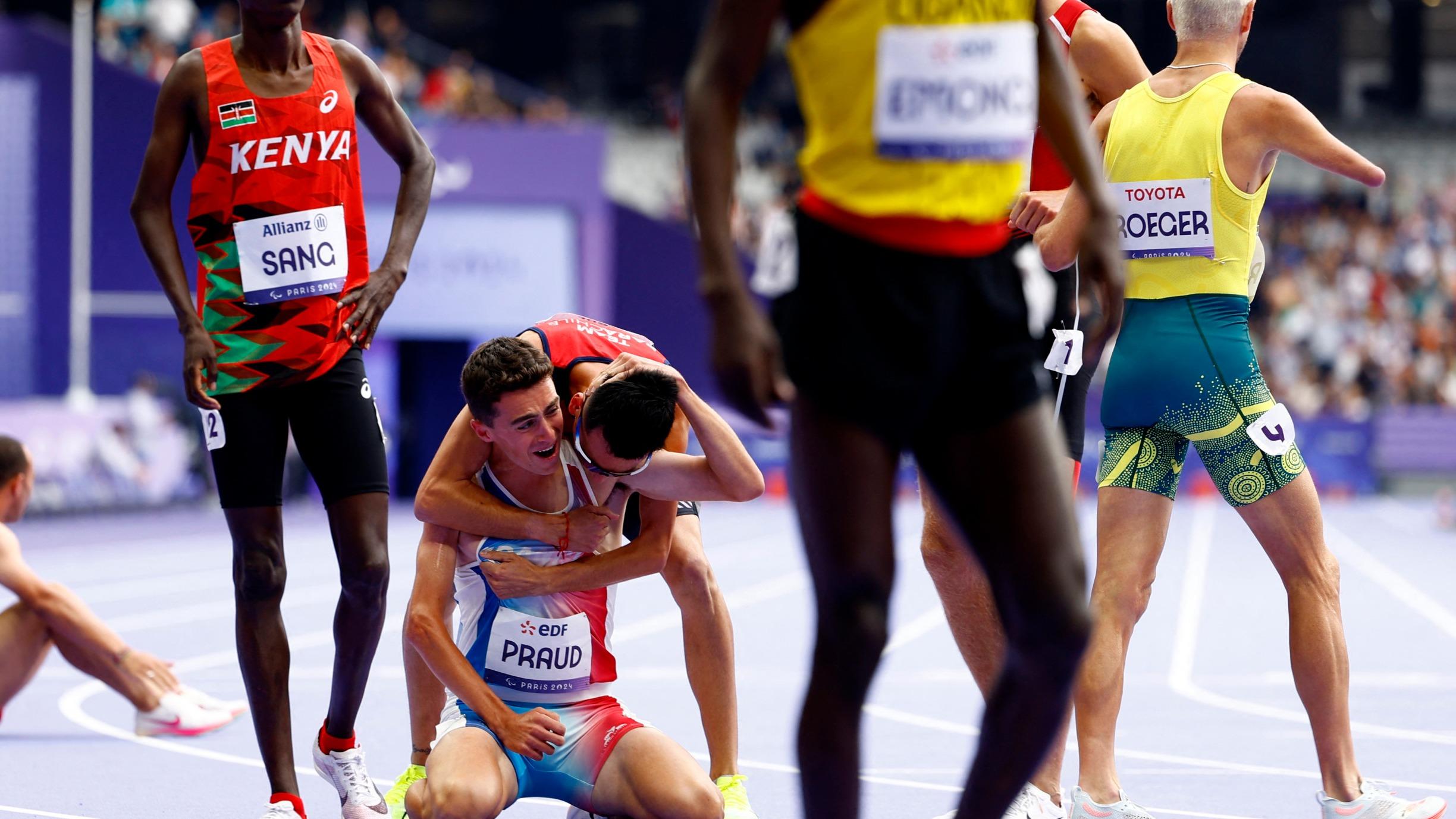 EN DIRECT - Jeux paralympiques : après le bronze pour Antoine Praud au Stade de France, deux nouvelles médailles en para tennis de table