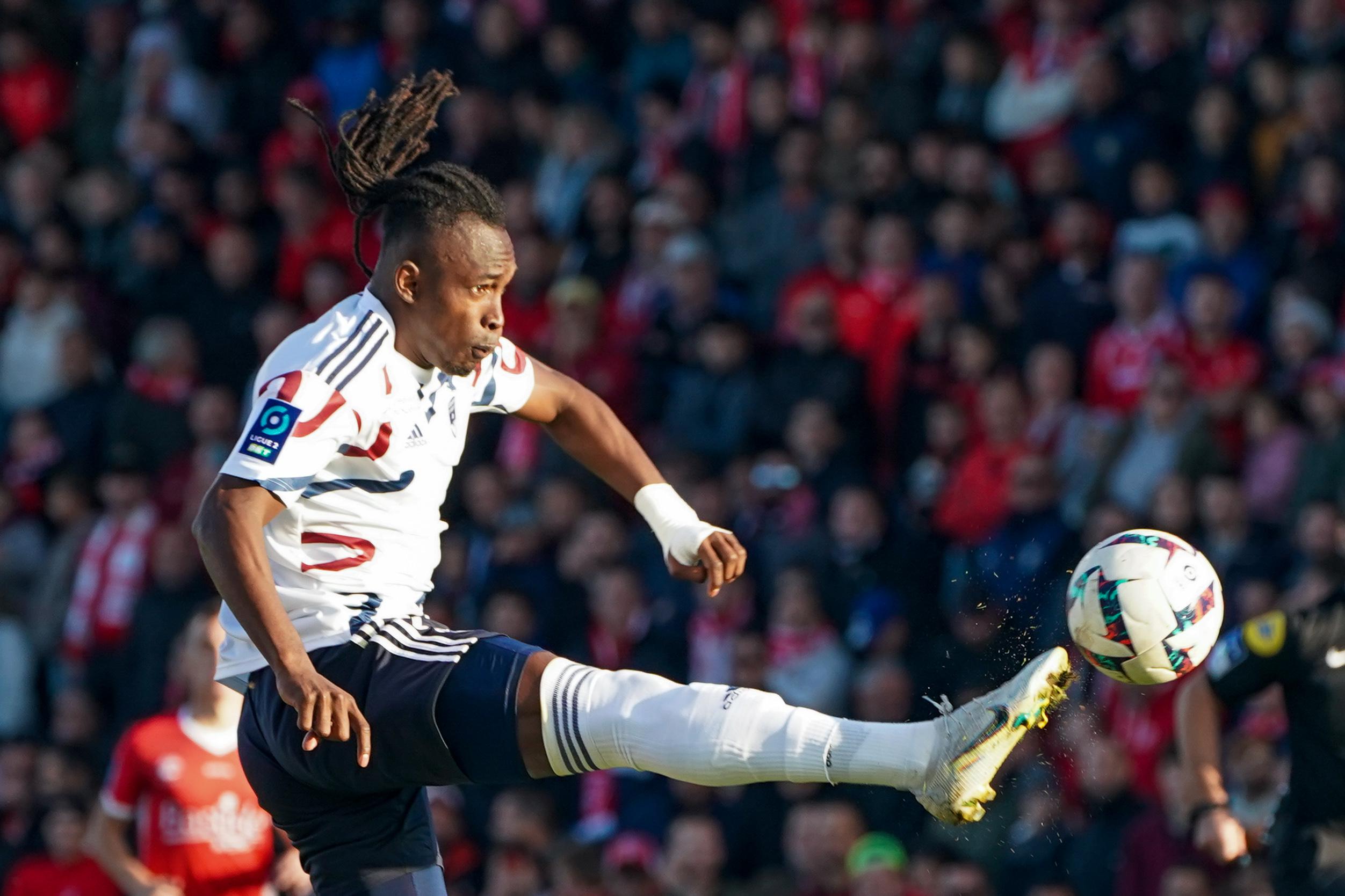Ligue 2 : le Bordelais Alberth Elis suspendu deux matches pour un coup de tête sur le Ruthénois Giovanni Haag