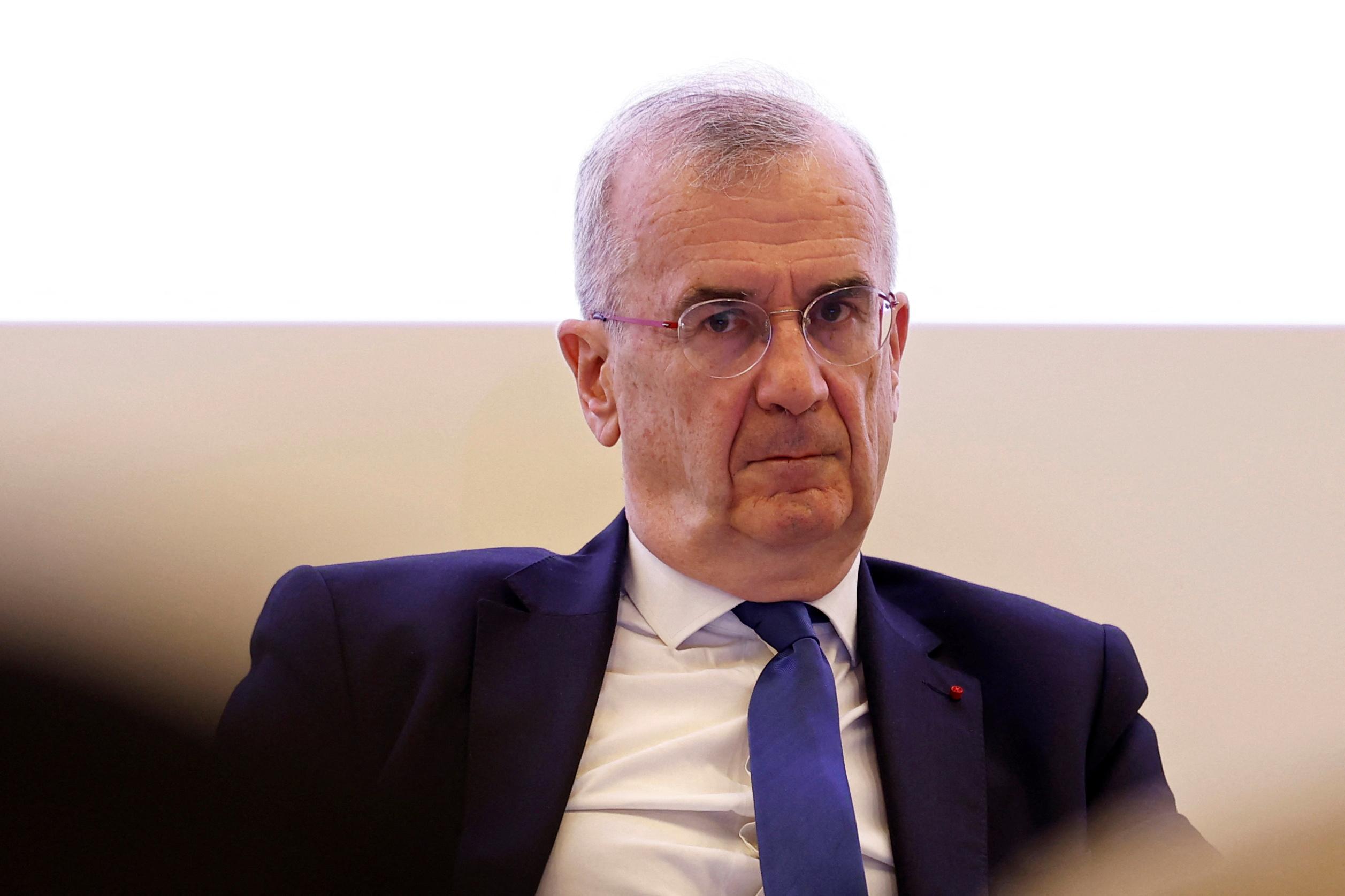 L’incertitude politique et budgétaire en France coûtera au moins 0,2 point de croissance, selon Villeroy de Galhau