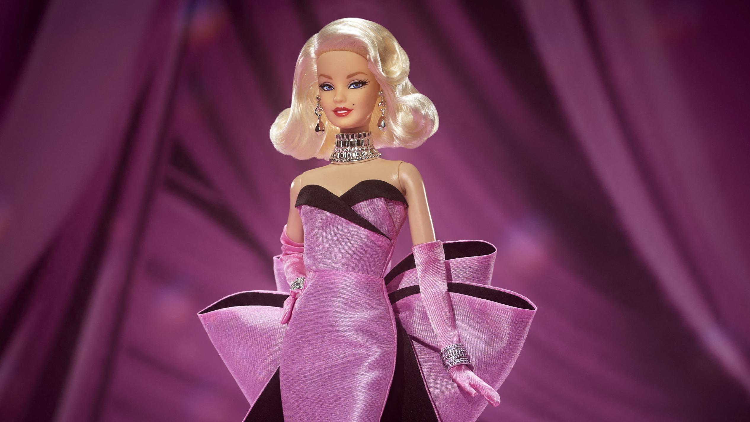 Barbie rend hommage à Marilyn Monroe pour ses 100 ans