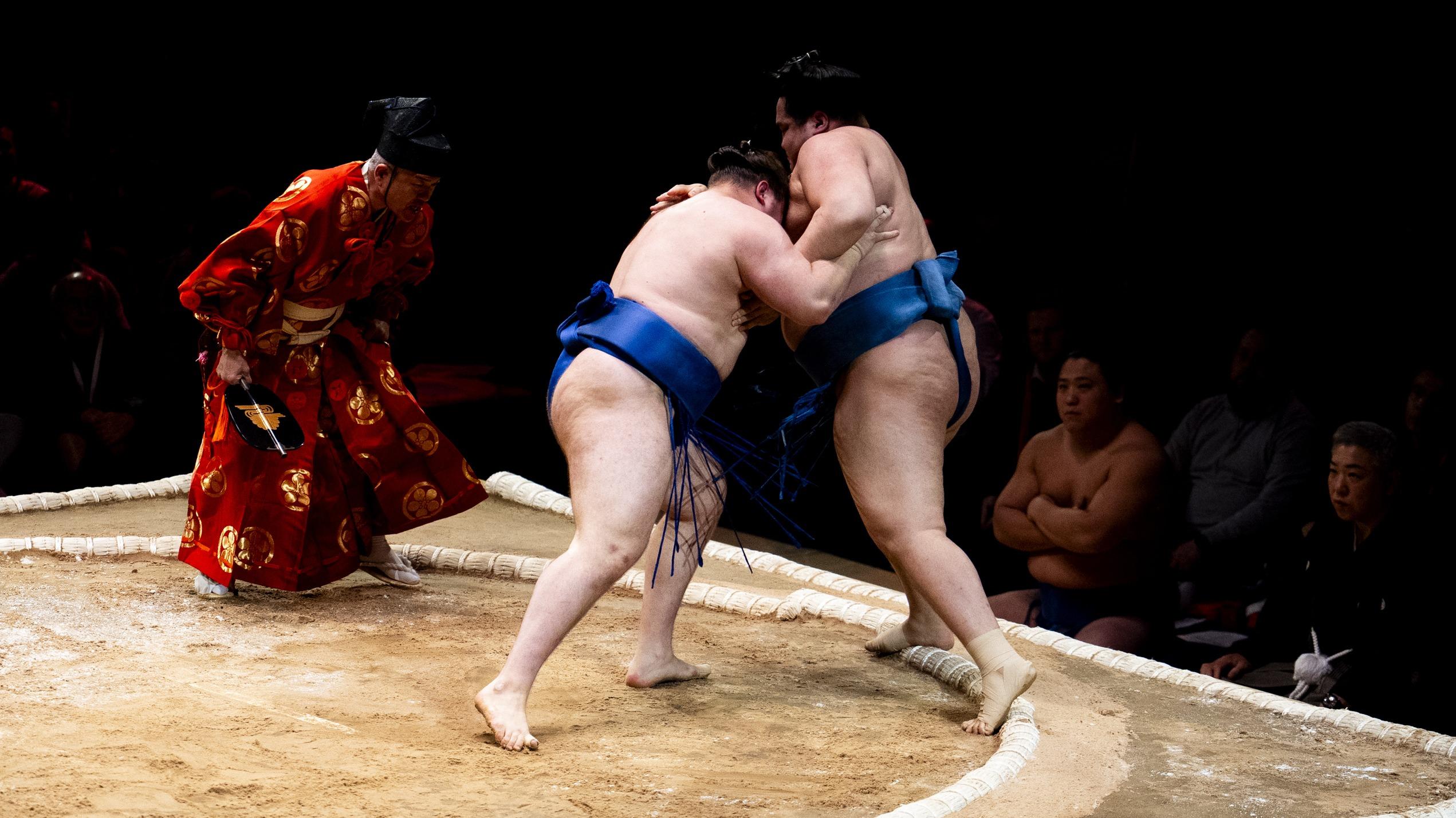 Après avoir fui la guerre, Aonishiki devient le premier Ukrainien... à remporter un tournoi de sumo professionnel japonais