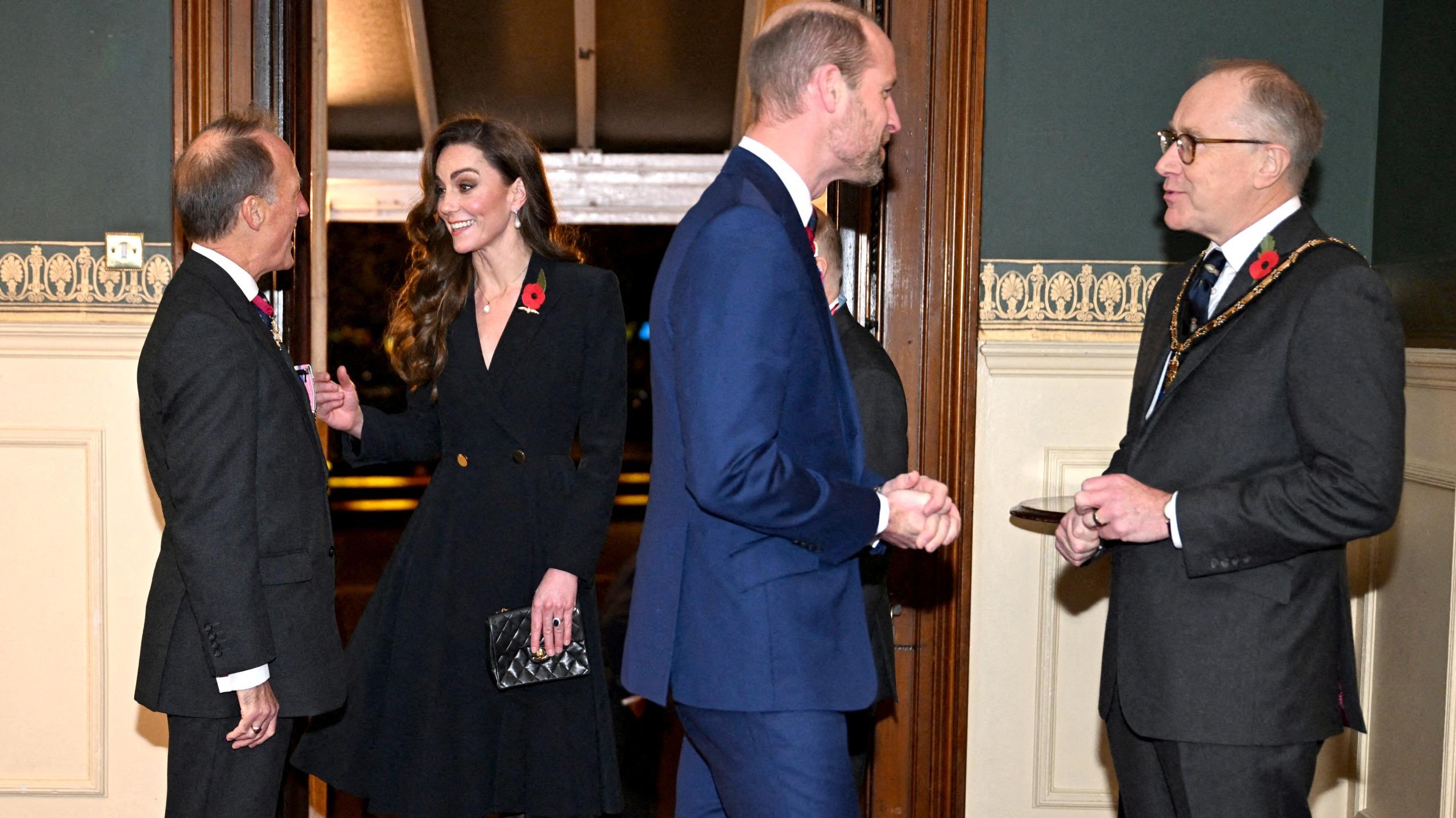 Festival du Souvenir : Kate et William ne peuvent pas s’empêcher de se toucher, observe un expert en langage corporel