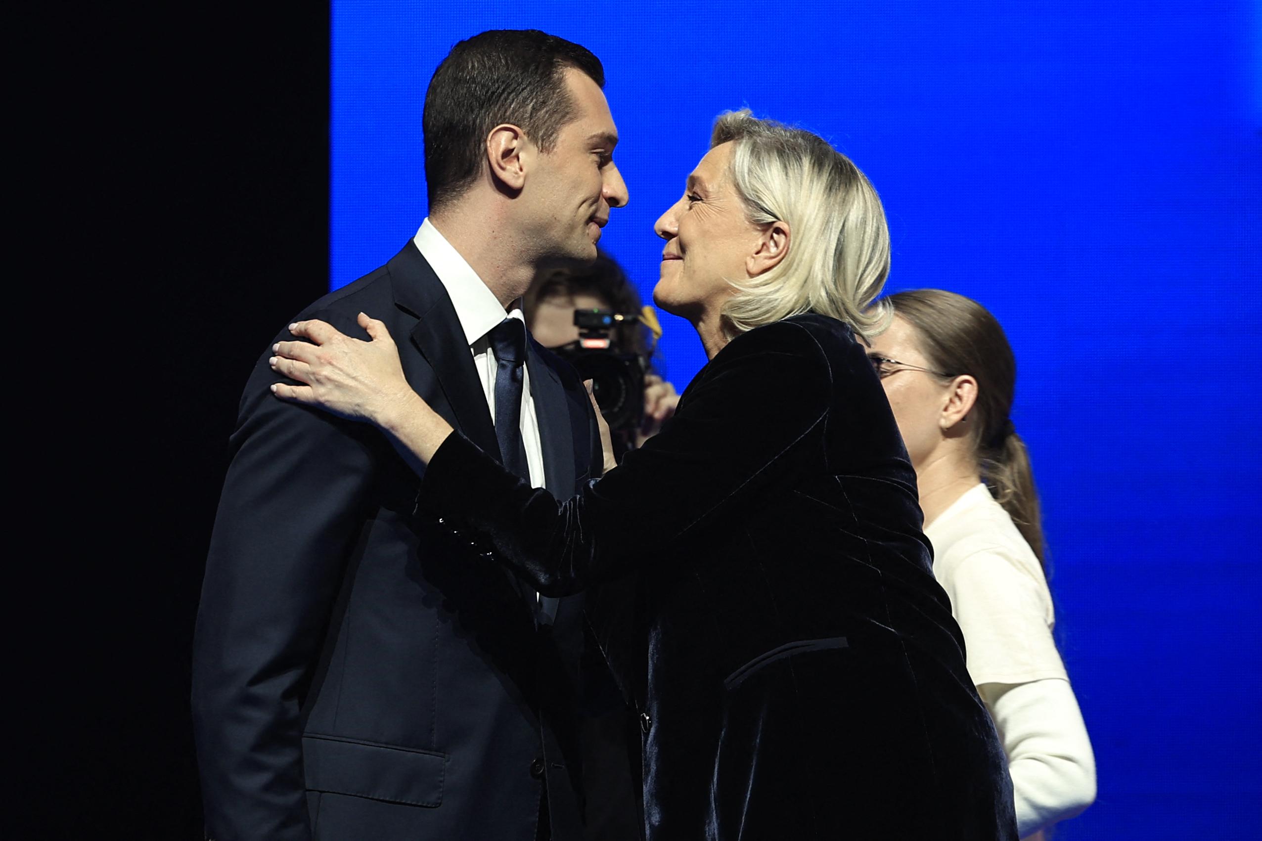 À Nice, Marine Le Pen et Jordan Bardella ressassent les législatives perdues