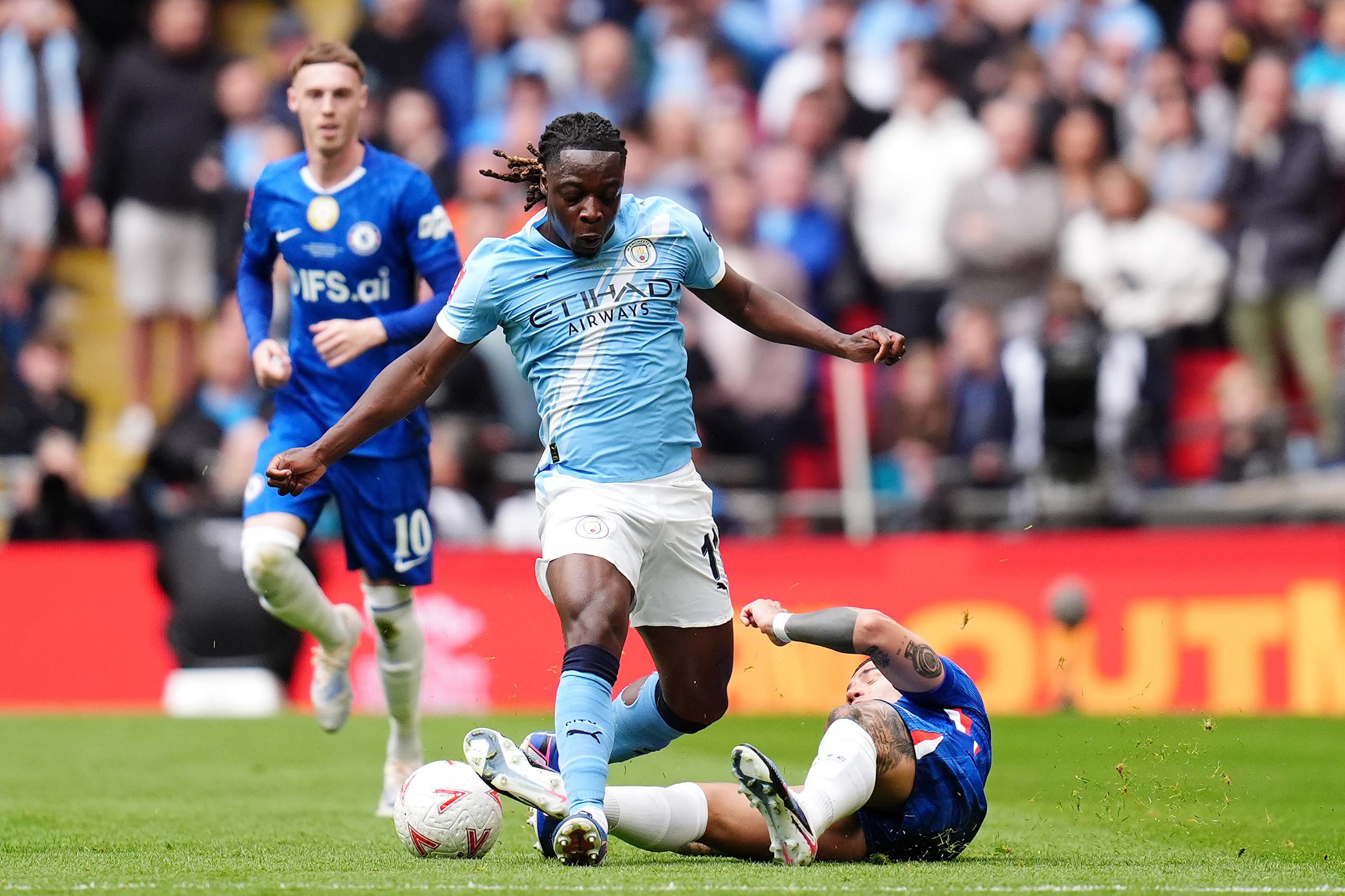 Premier League : Doku prolonge cinq ans à Manchester City
