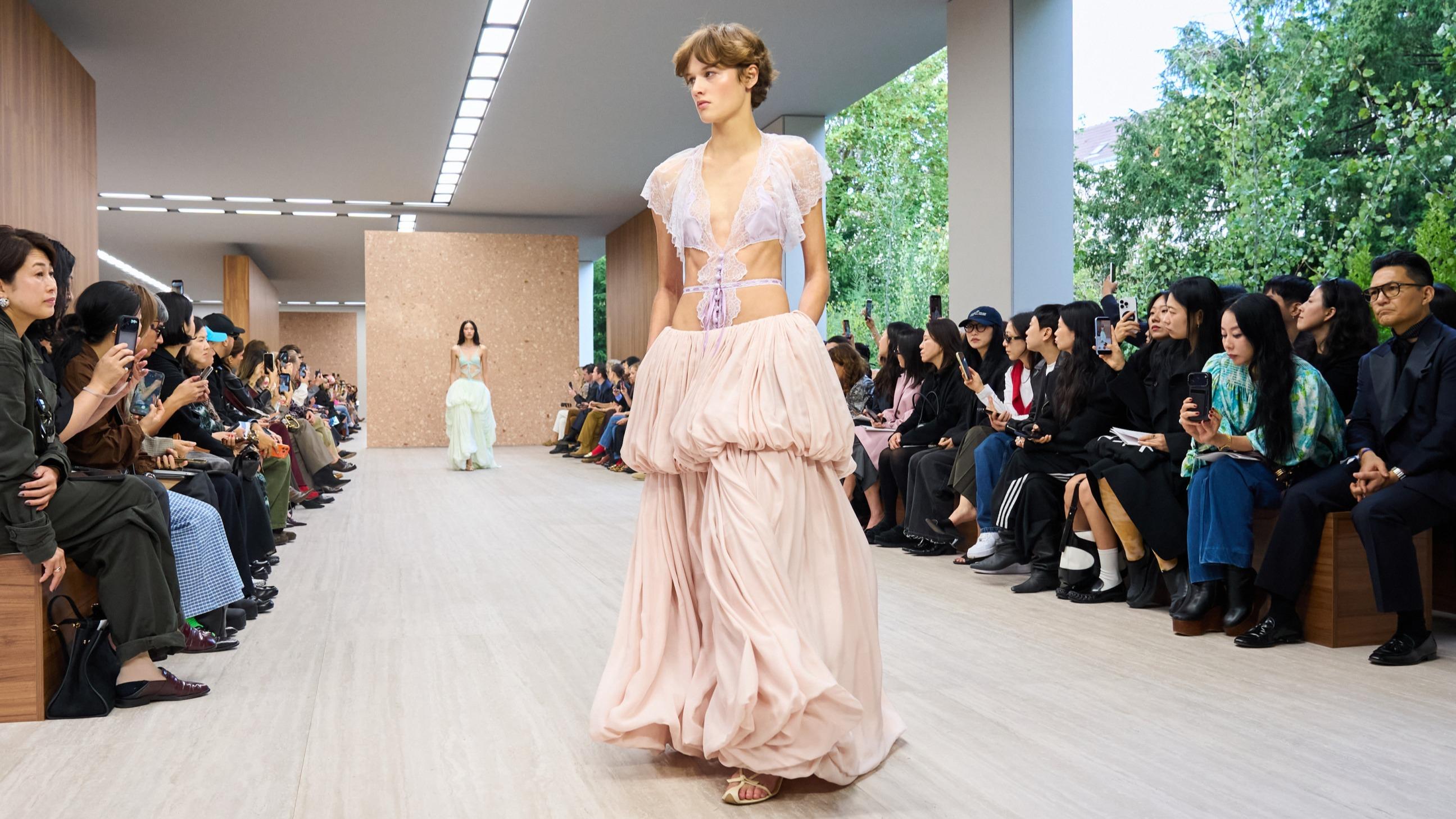 Chloé et Balenciaga, l’été en pente douce
