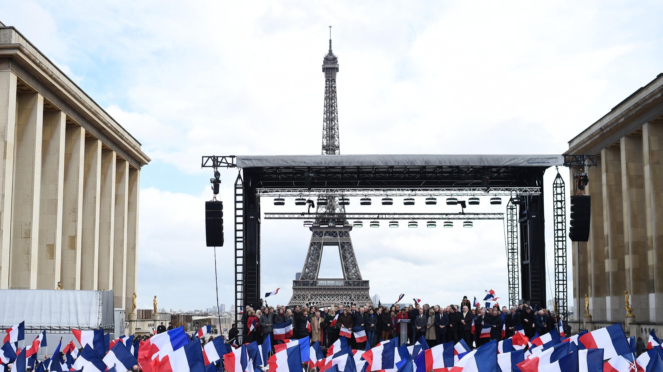 Meetings géants, météo désastreuse, divisions... La place du Trocadéro, splendeurs et misères des droites