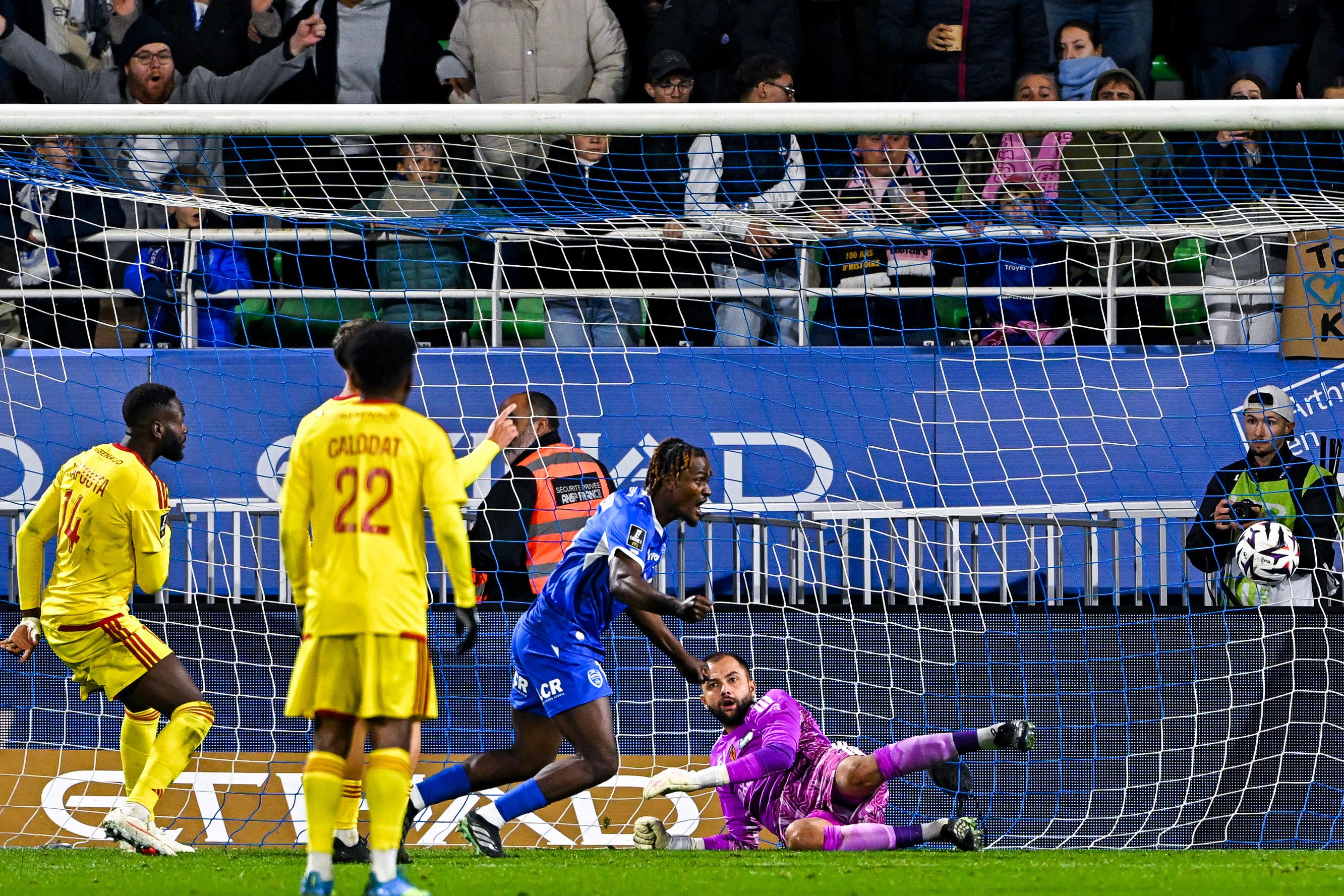 Ligue 1 : Troyes empoche une précieuse victoire face au Mans