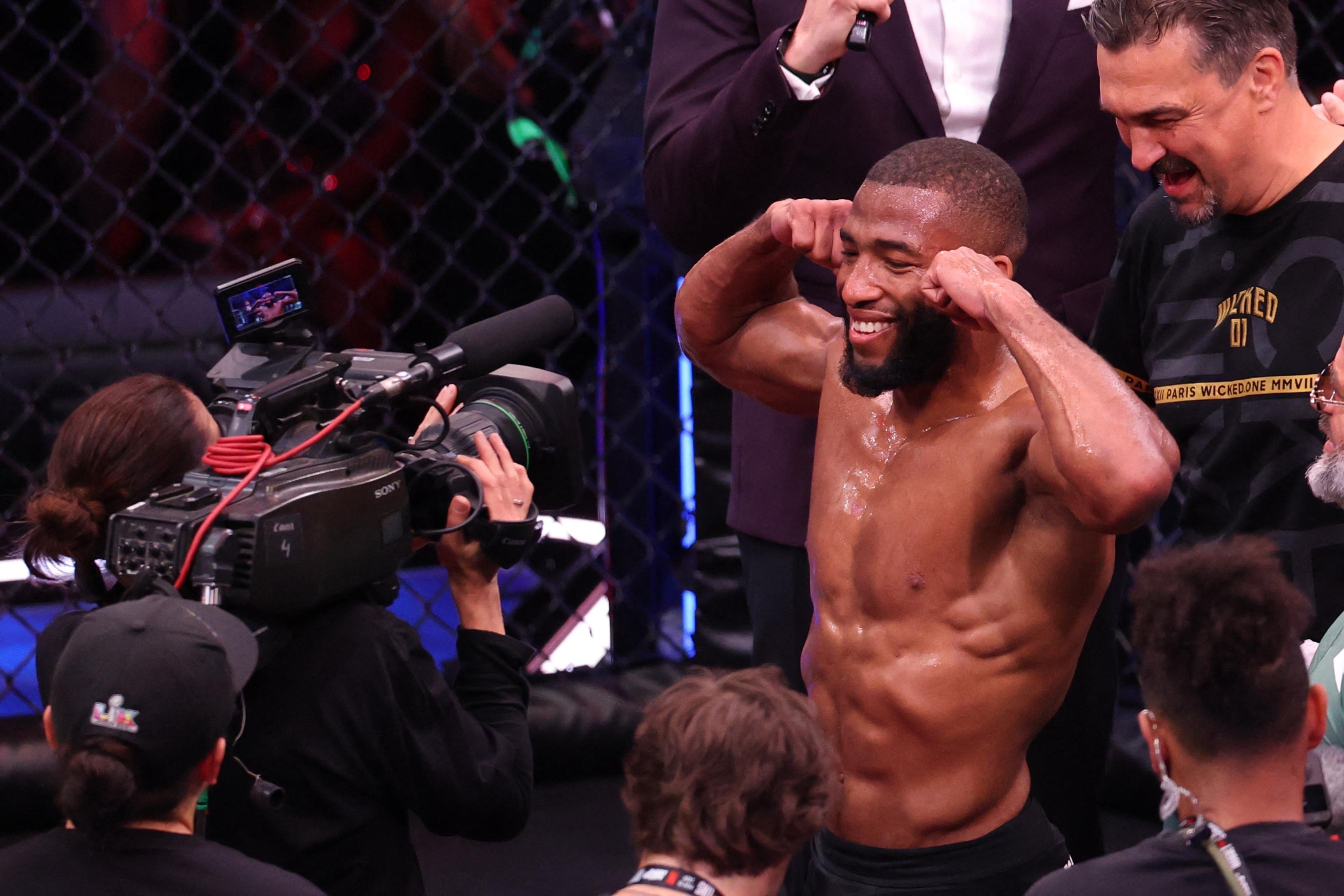 MMA : débuts fracassants pour Salahdine Parnasse en UFC à Bercy